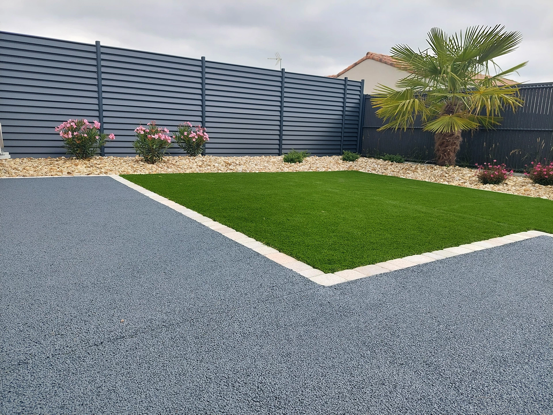 Arôme Paysage entretien votre jardin dans le 85